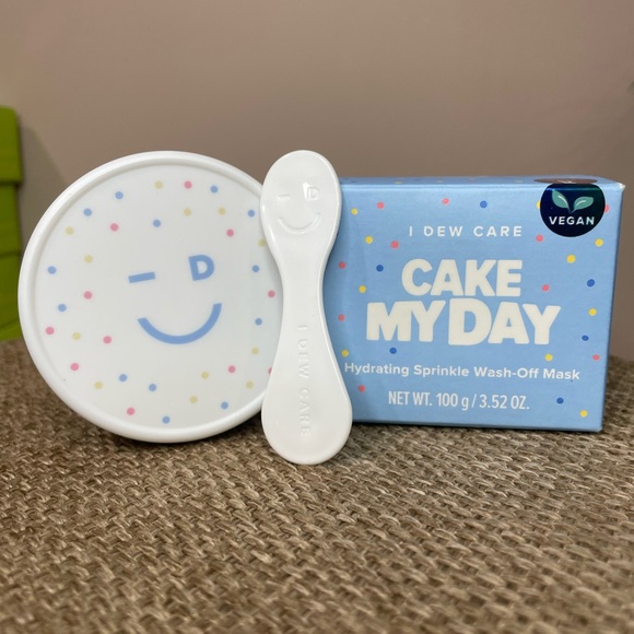 Cake My Day Hydrating Sprinkle Wash-Off Mask - from I Dew Care - Picture 1 of 4